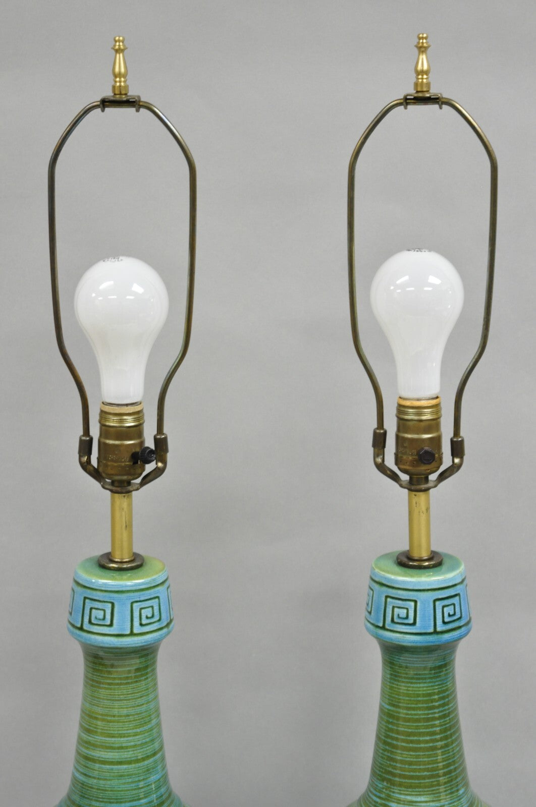 Vintage Royal Haeger Mid Century Modern Ceramic Turquoise Green Table Lamp Pair
