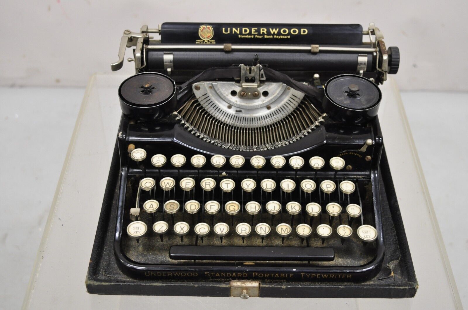 Vintage Underwood Universal Four Bank Portable Manual Typewriter w/ Original Box