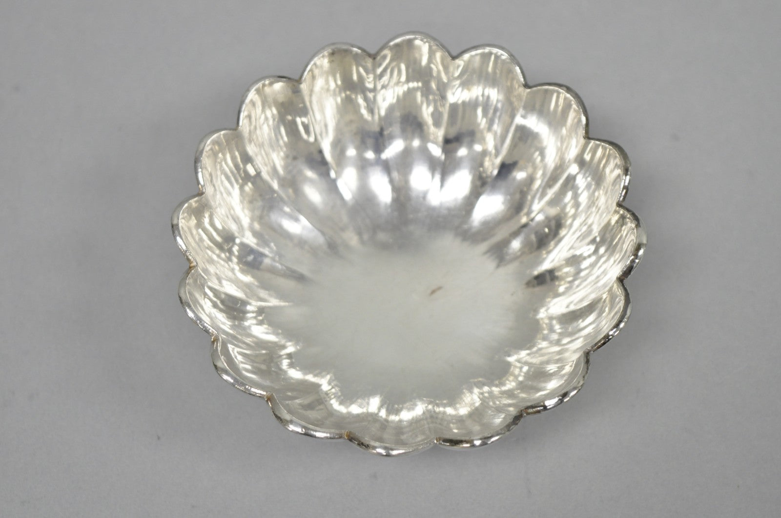 Vintage Regency Style Silver Plated Scalloped Stacking Nut Dish Bowl - Set of 8