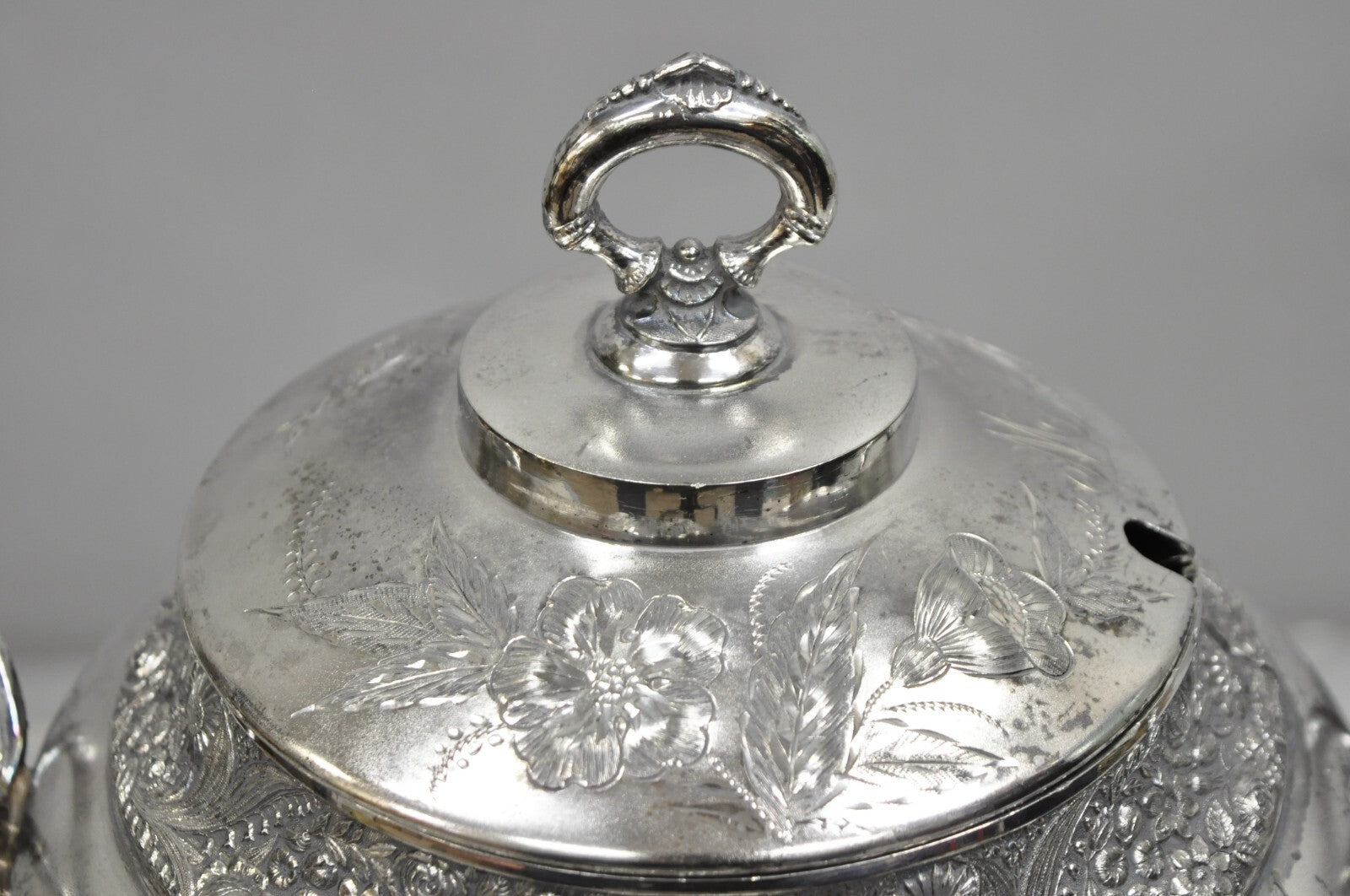 Antique Mead & Robbins Victorian Silver Plated Floral Repousse Fancy Soup Tureen