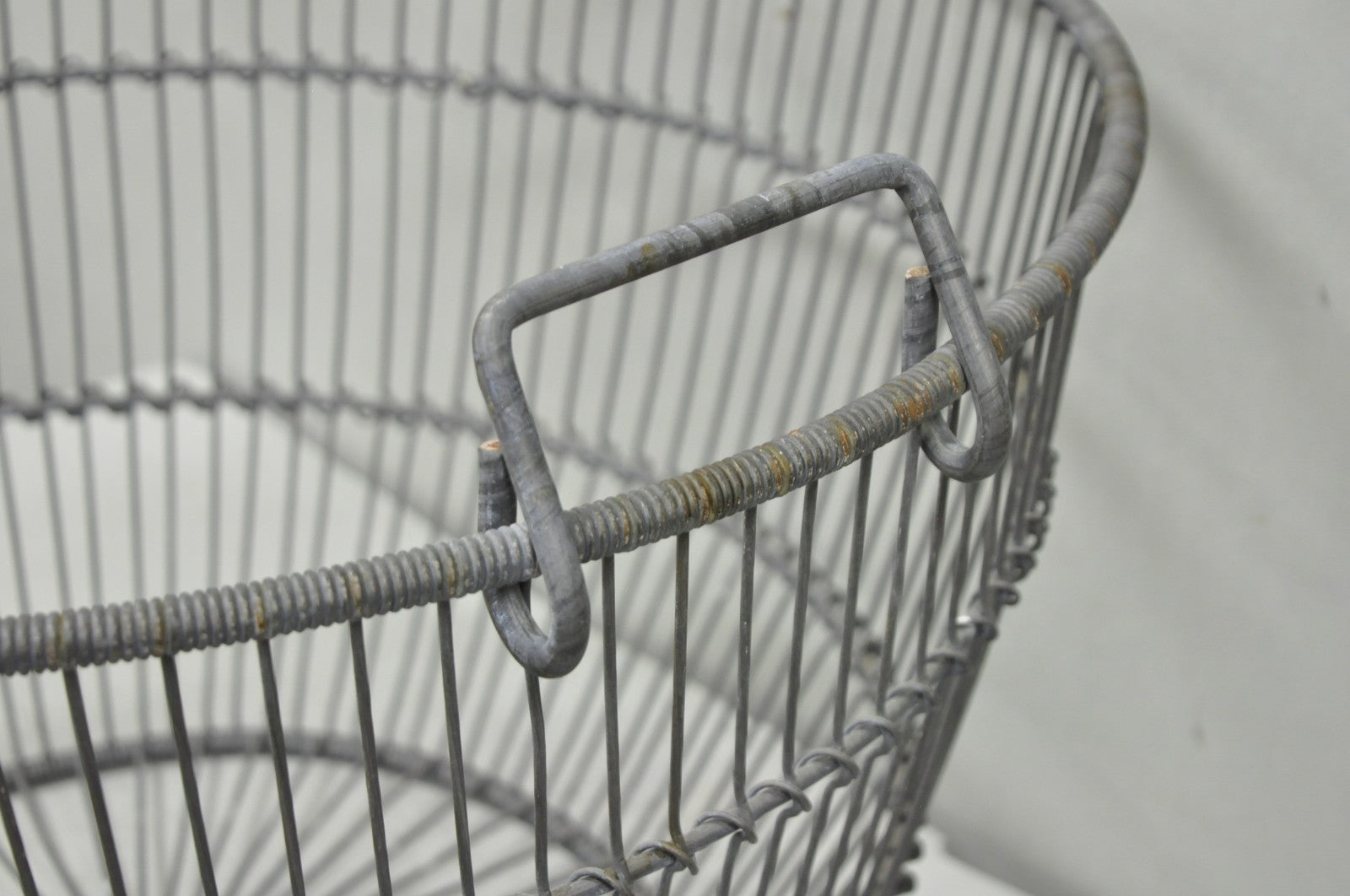 Vintage Industrial Modern Large 24" Metal Wire Oyster Clam Throw Blanket Basket