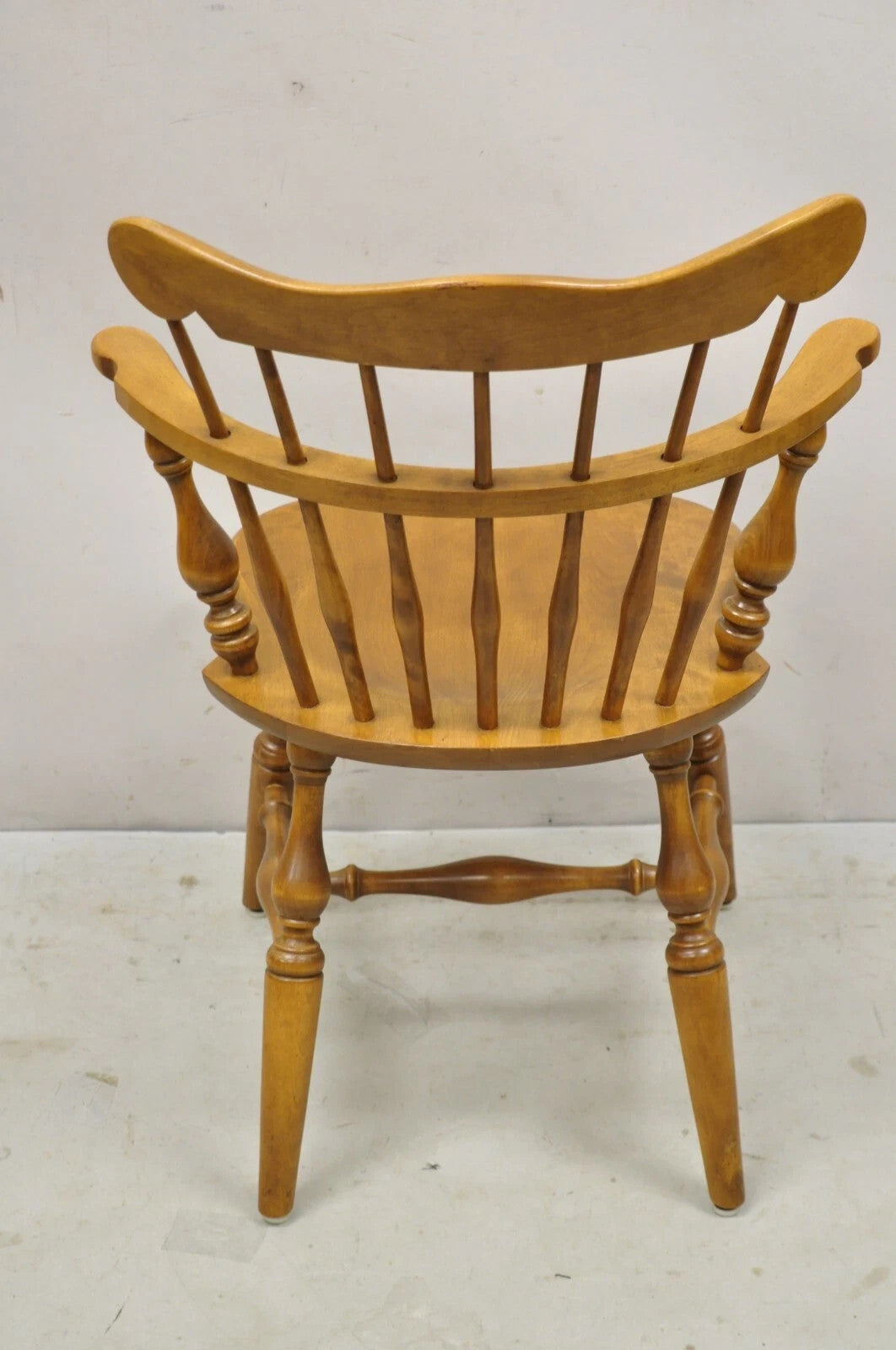 Ethan Allen Heirloom Nutmeg Maple Windsor Comb Back Dining Side