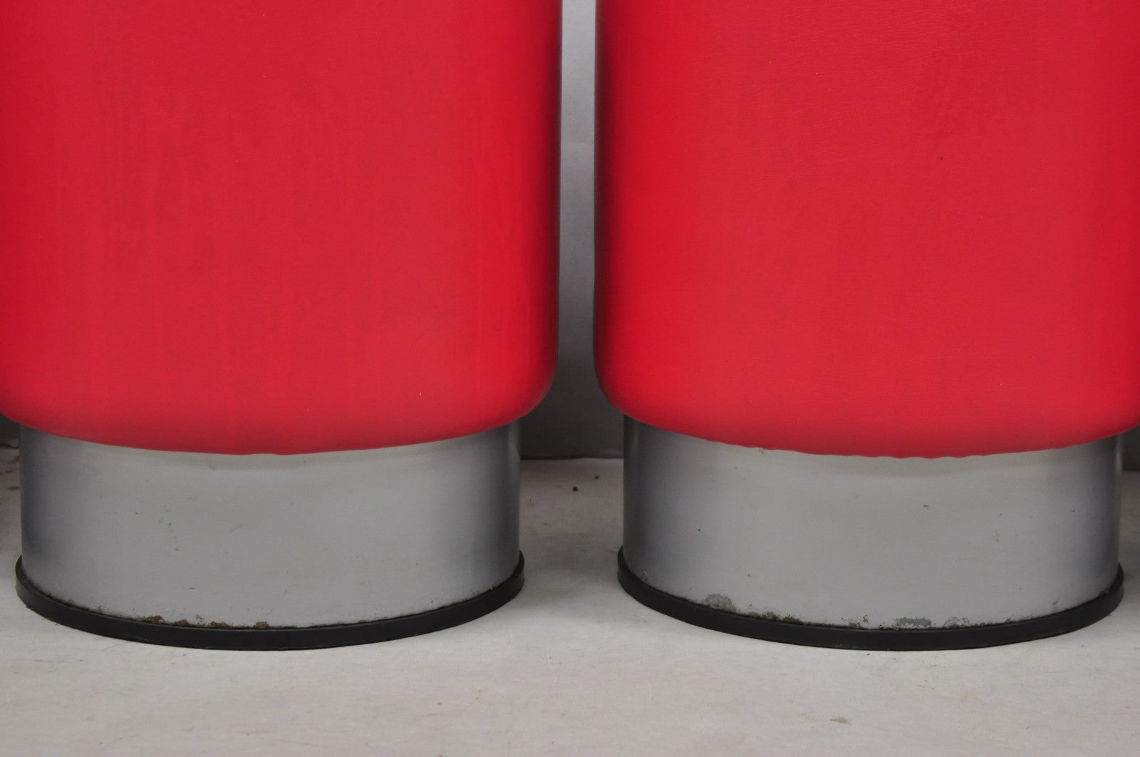 Contemporary Modern Red Vinyl Round 18" Restaurant Style Stool Seat - Set of 4