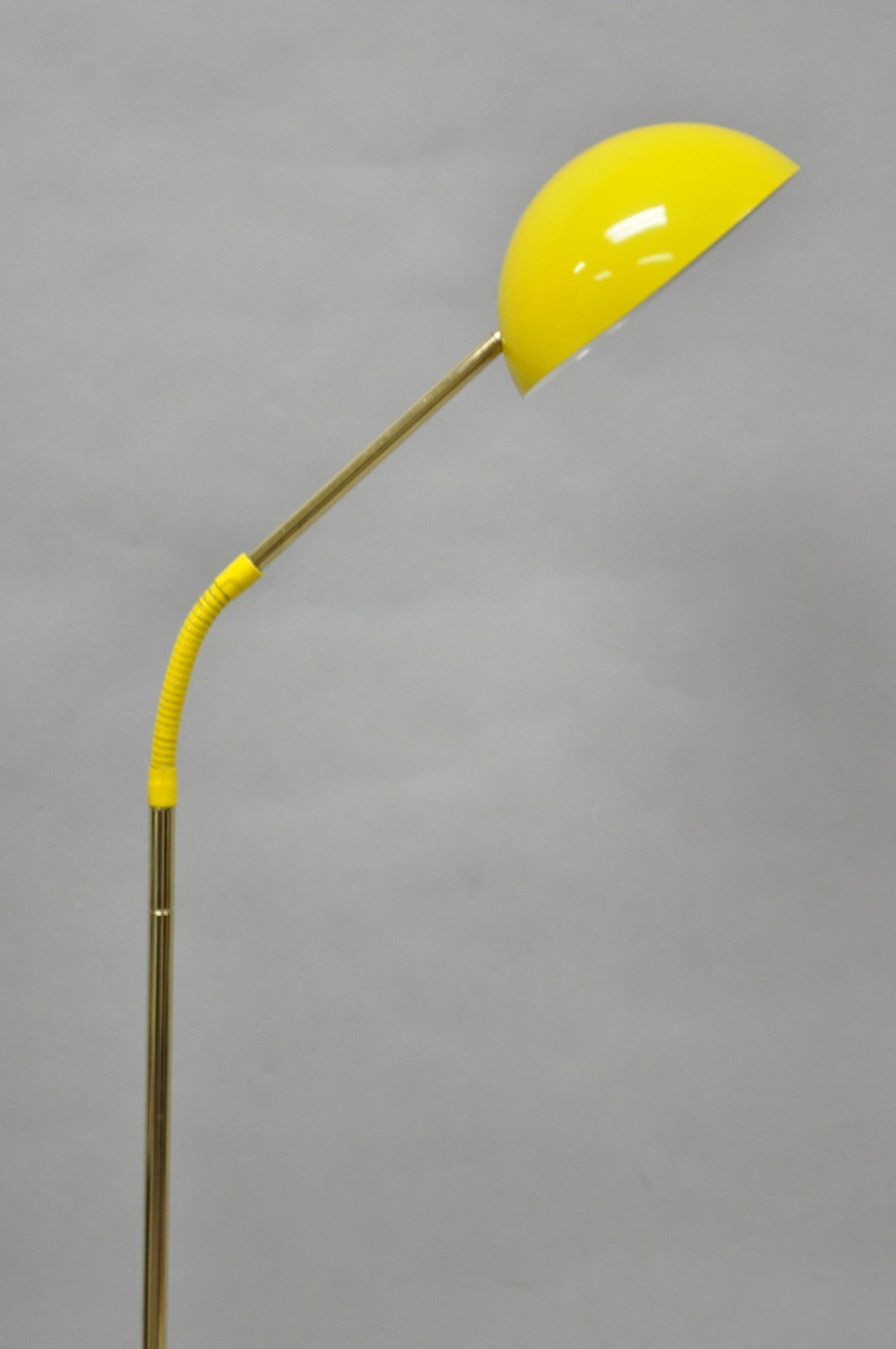 Vintage Mid Century Modern Kurt Versen Style Yellow Gooseneck Saucer Floor Lamp