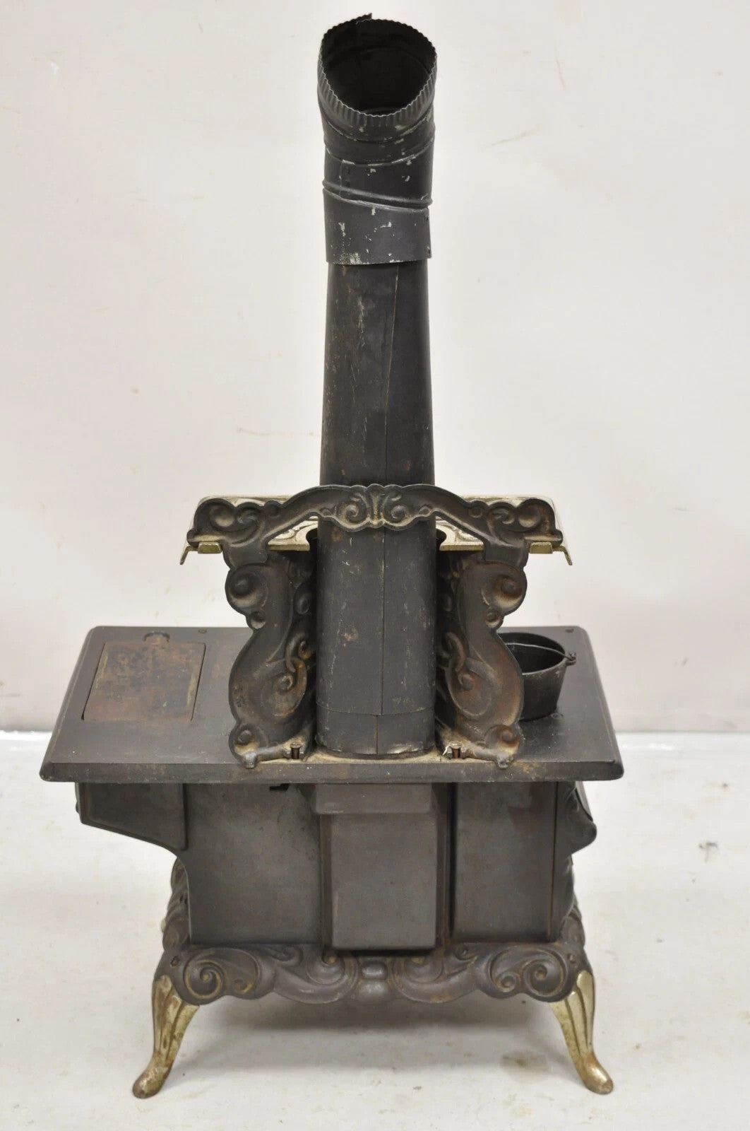 Antique Dolly's Favorite Cast Iron Child Salesman Sample Stove by Favorite Stove