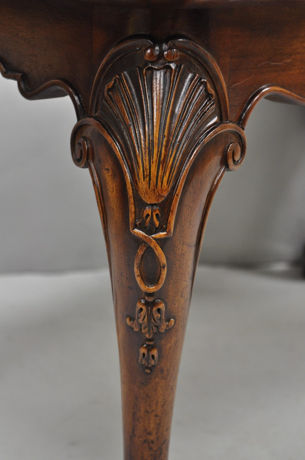 Antique English Georgian Style Burl Walnut Shell Carved Scalloped Coffee Table