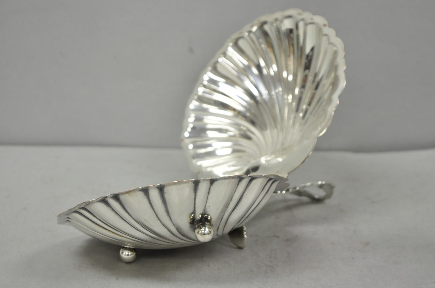 Antique English Regency Silver Plated Clam Shell Table Butler Serving Dish