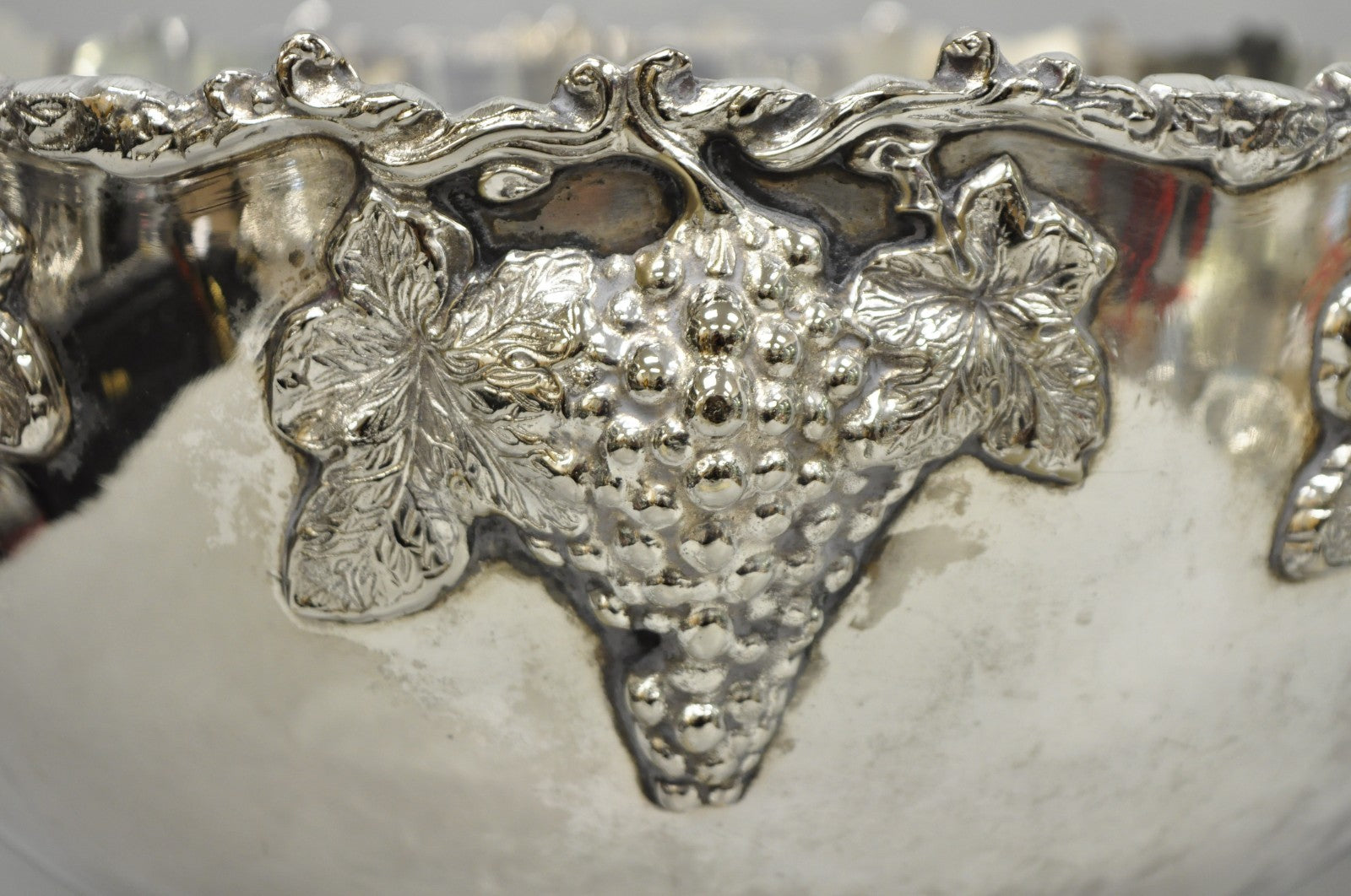 Vintage Grapevine Cluster Silver Plated Footed Punch Bowl Champagne Ice Bucket