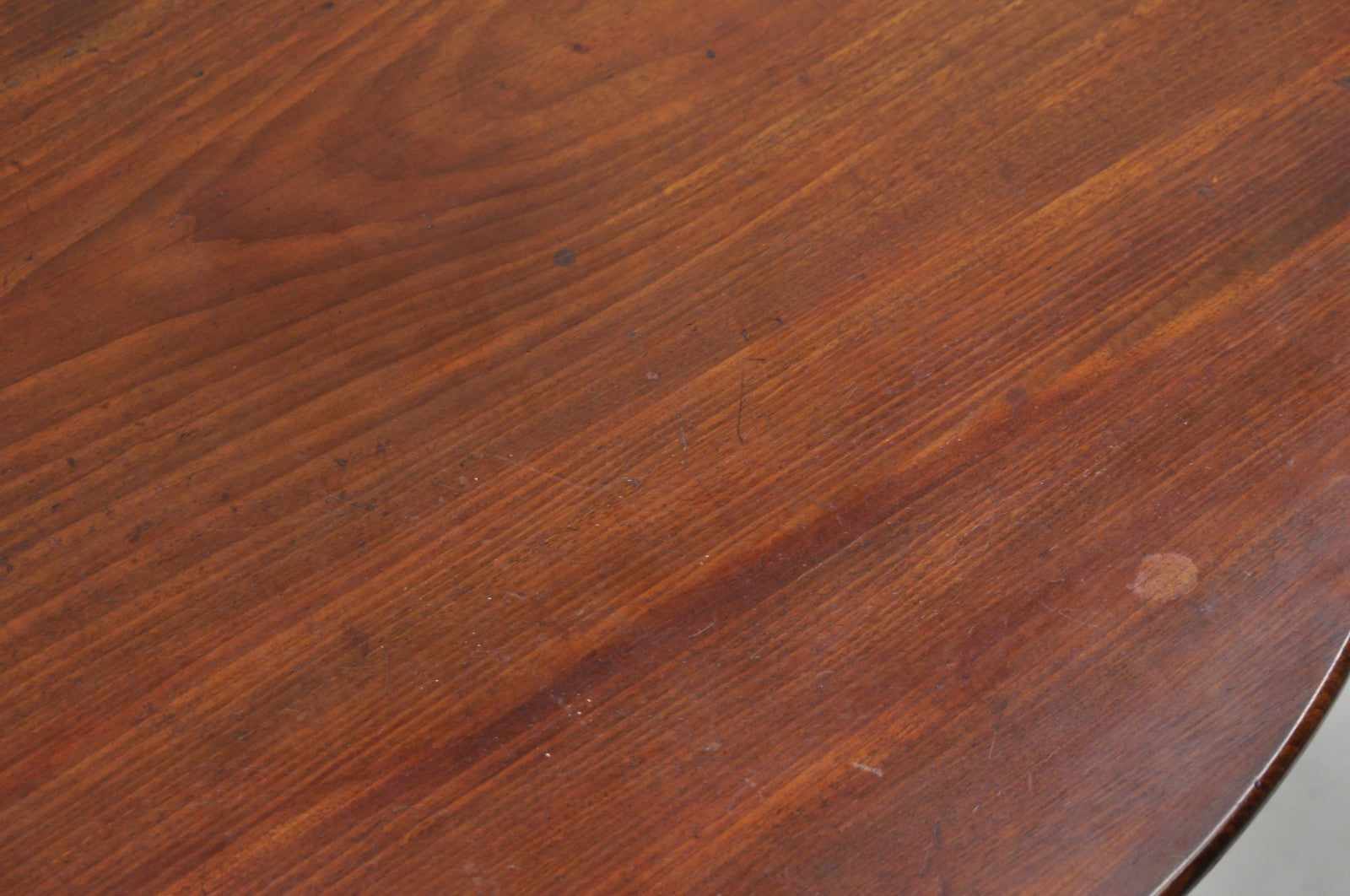 Antique English George III Queen Anne Style Mahogany Tilt Top Round Tea Table