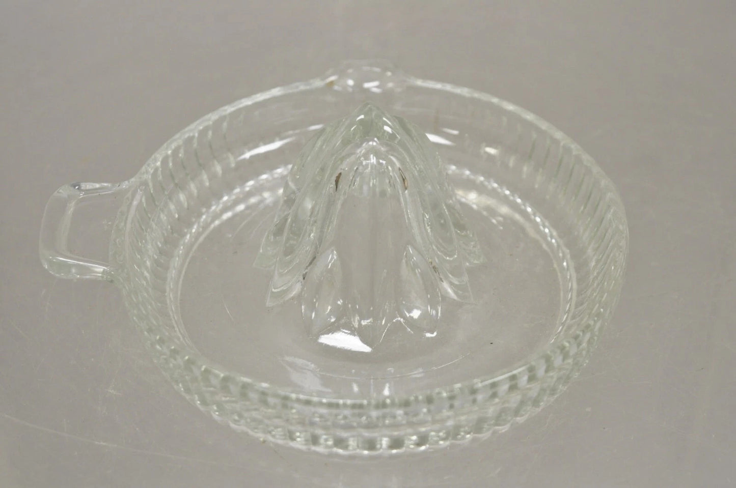 Vintage Art Deco Clear Glass Ribbed Hand Juicer Citrus Orange Handle & Lip