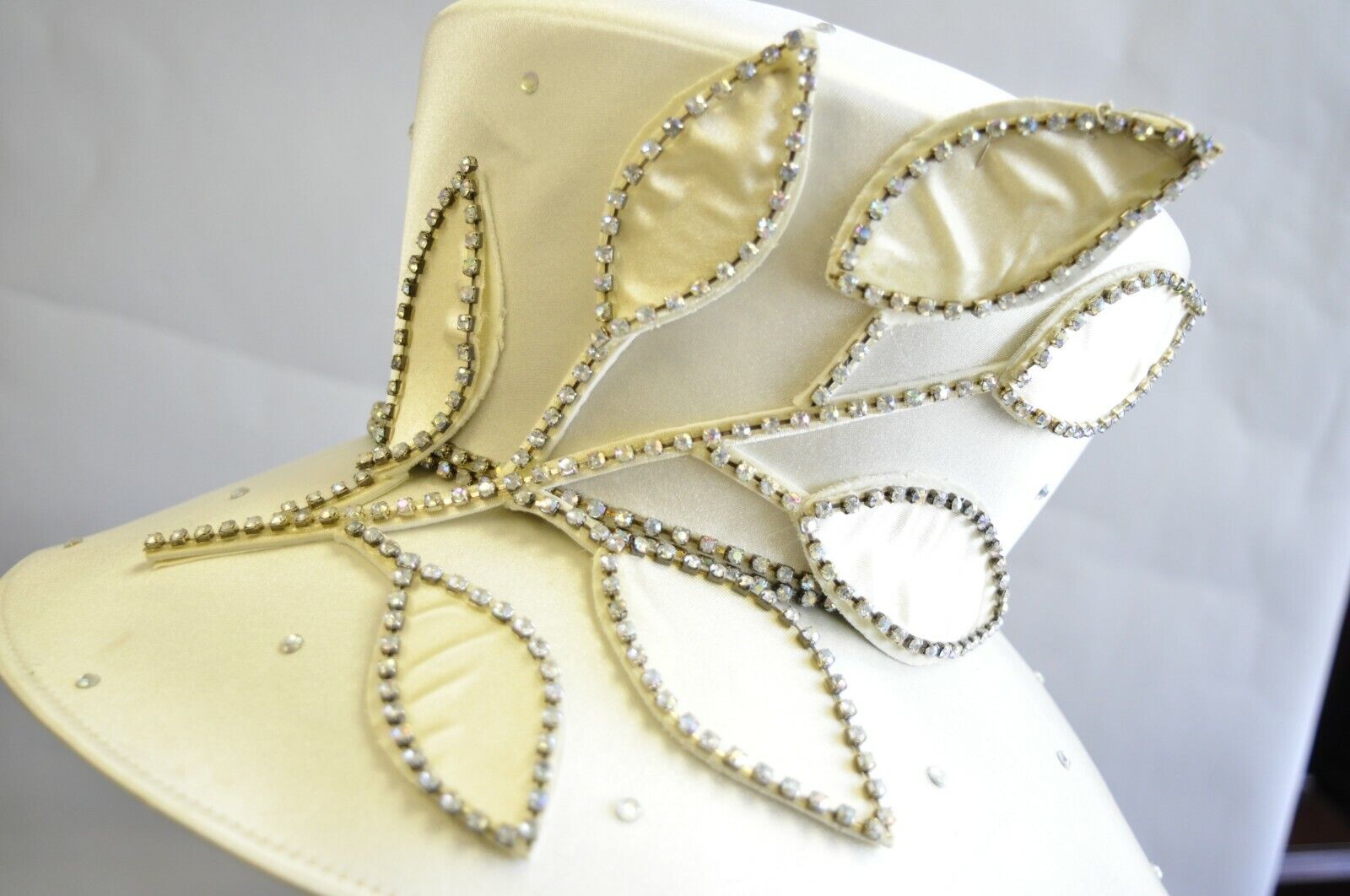 Pearl Leaf Iridescent Rhinestones Satin Church Derby Top Hat Ladies Crown