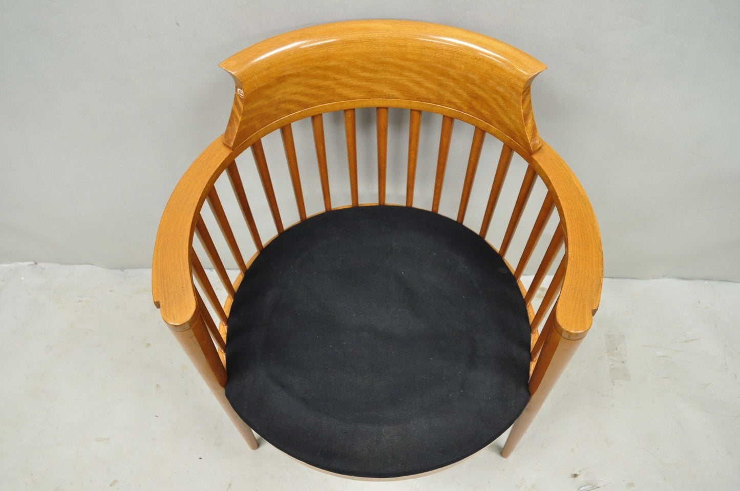 Vintage Postmodern Maple Wood Spindle Barrel Back Tapered Leg Lounge Arm Chair