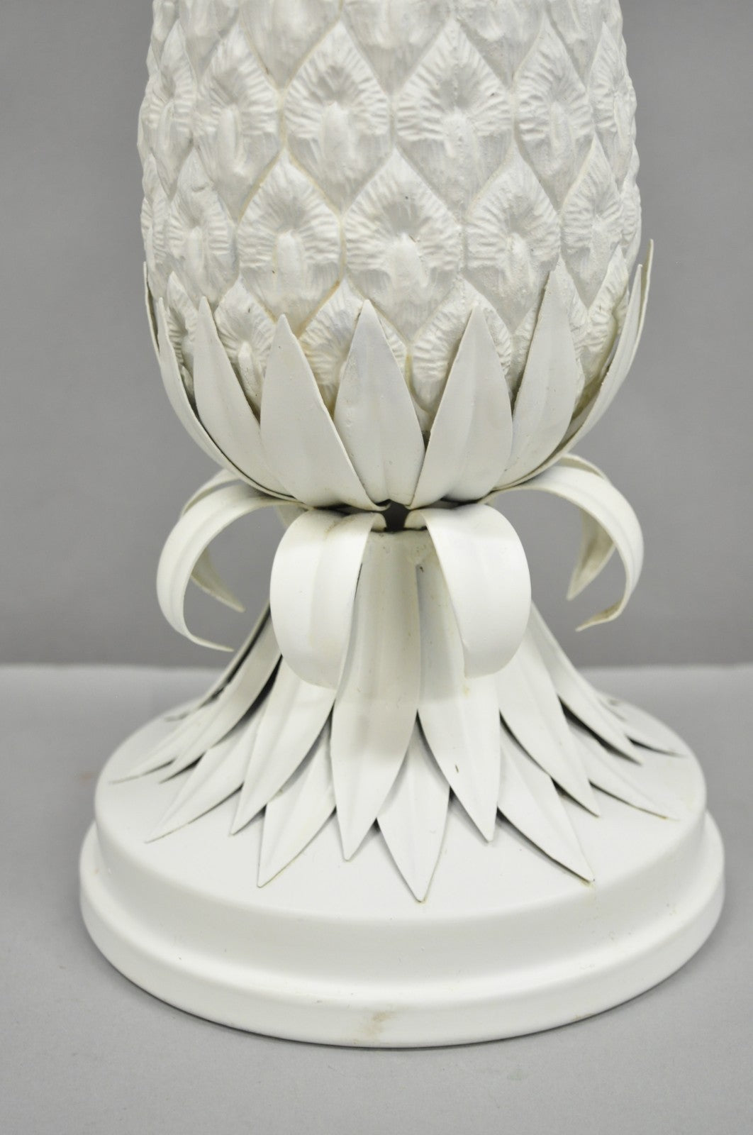 Vintage Italian Hollywood Regency White Tole Metal Figural Pineapple Table Lamp