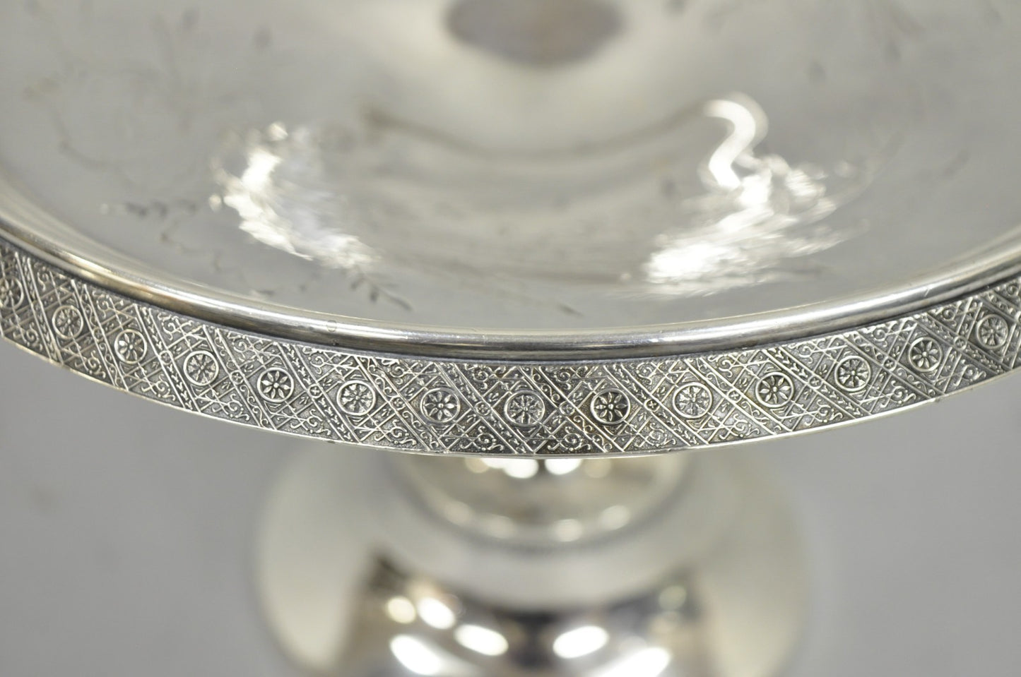 Antique Reed & Barton Victorian Silver Plated Pedestal Brides Basket w/ Handle