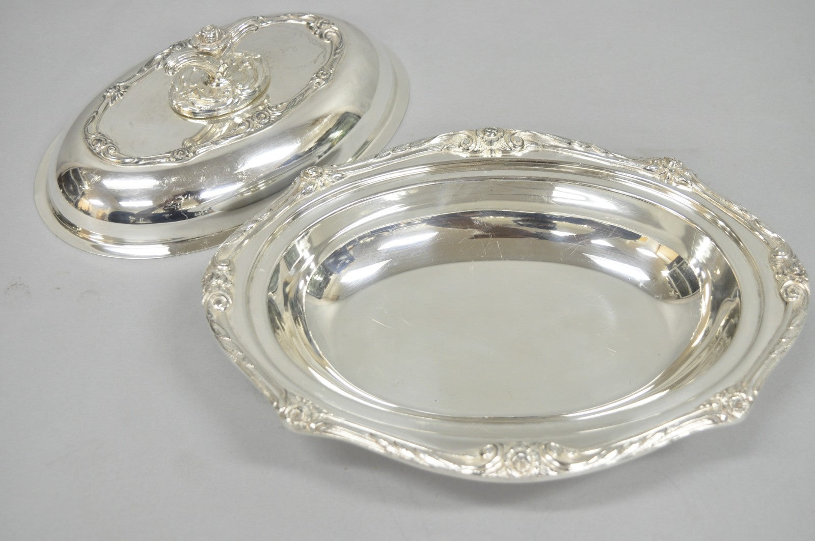 Vintage Rogers 1881 Glenrose Silver Plated Covered Vegetable Serving Dish