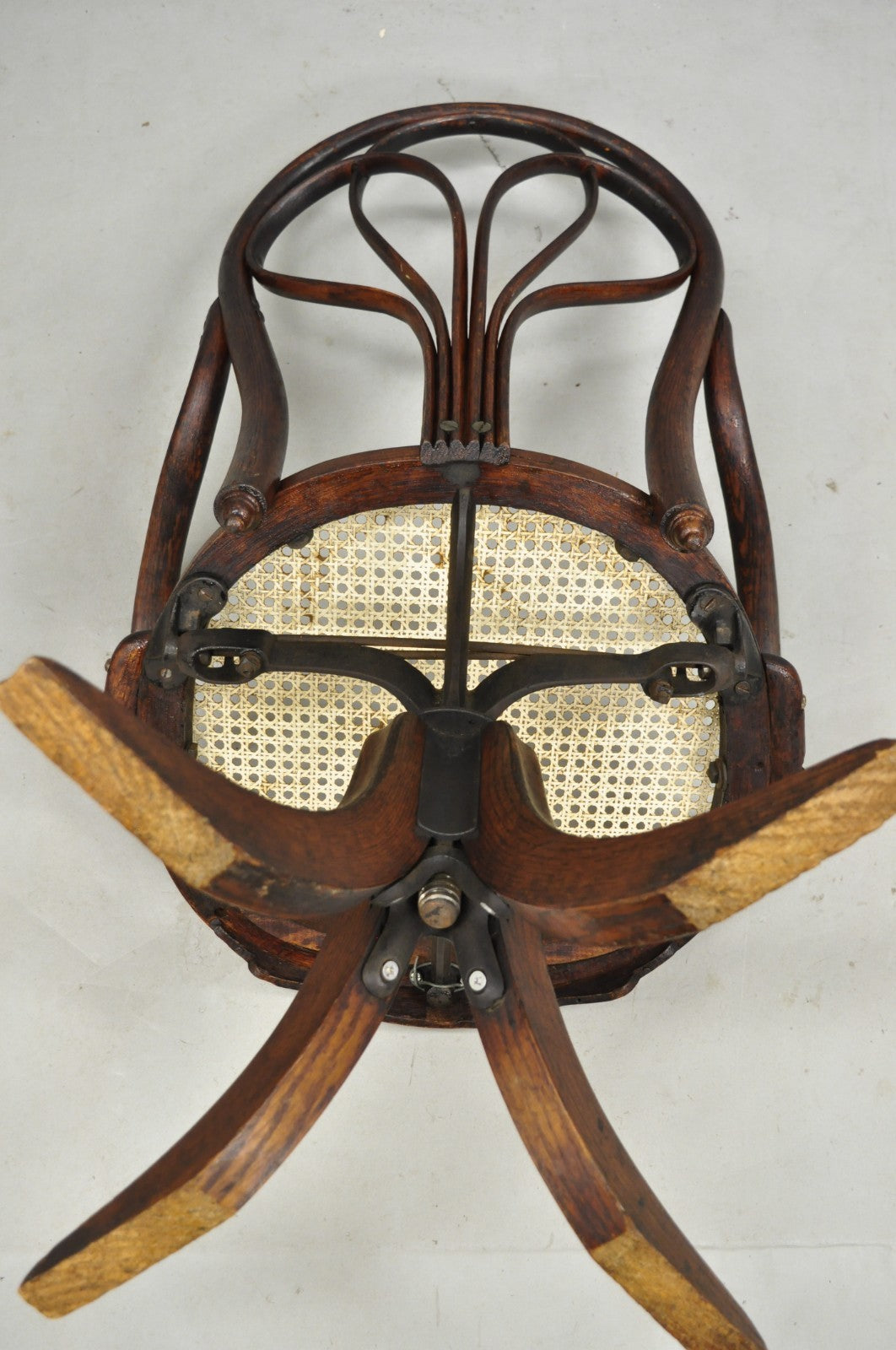 Antique Arts & Crafts Michael Thonet Oak Bentwood & Cane Swivel Captains Chair