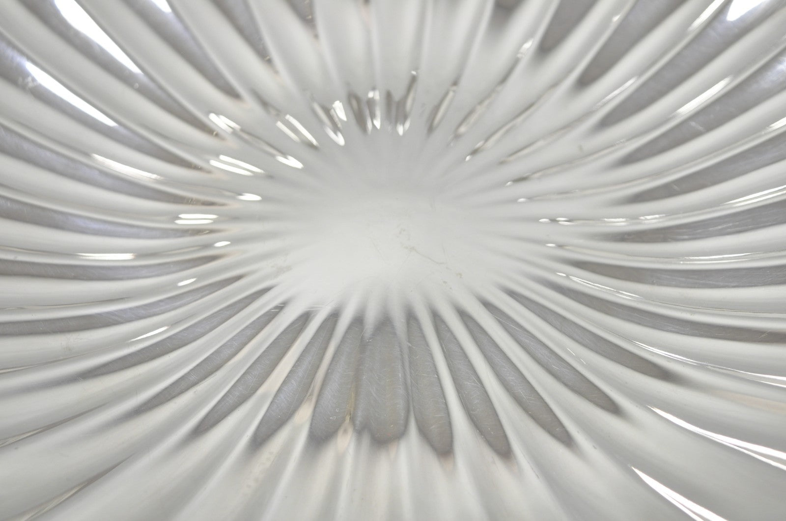 Antique Elkington English Regency 10.5" Round Scalloped Silver Plated Bowl Dish