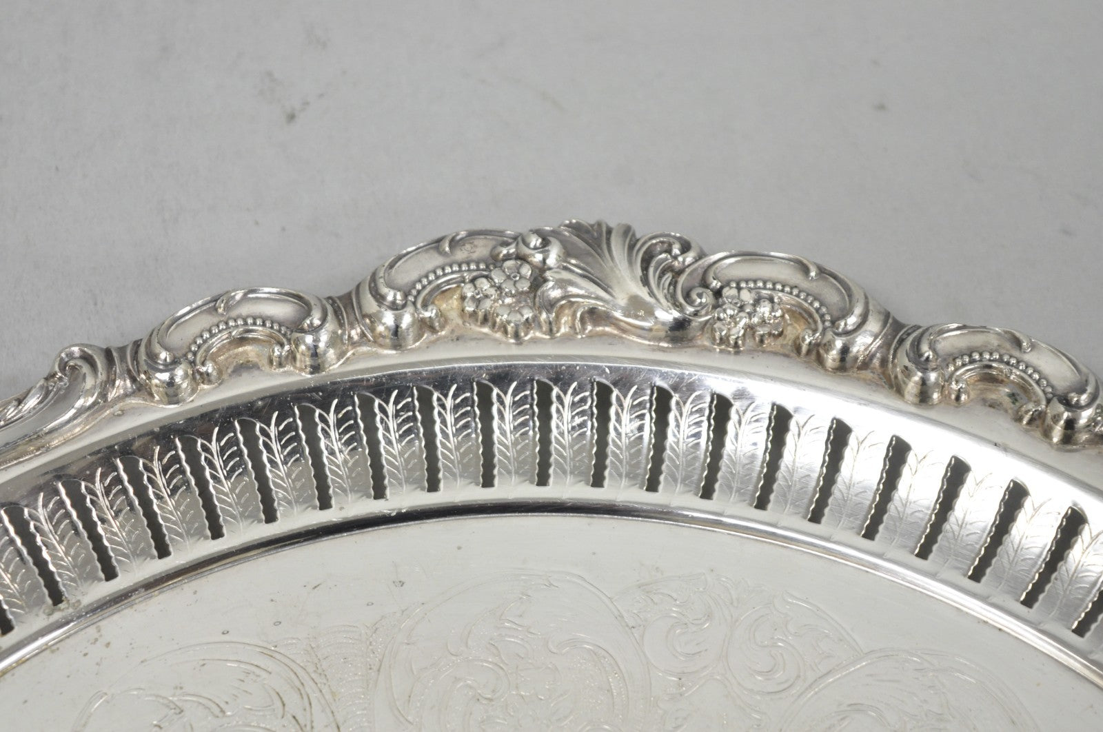 Vintage Baroque by Wallace Silver Plated Round Footed Serving Platter Bar Tray