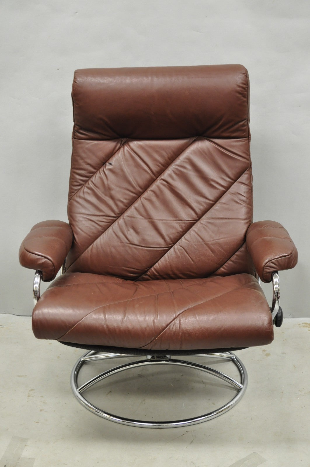 Vintage Ekornes Stressless Brown Leather Reclining Swivel Lounge Chair & Ottoman