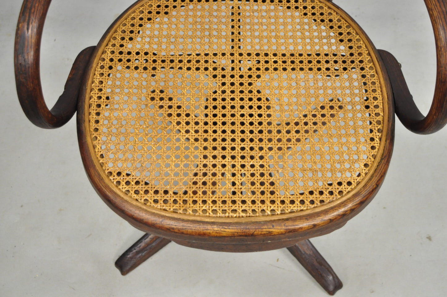 Antique Arts & Crafts Michael Thonet Oak Bentwood & Cane Swivel Captains Chair