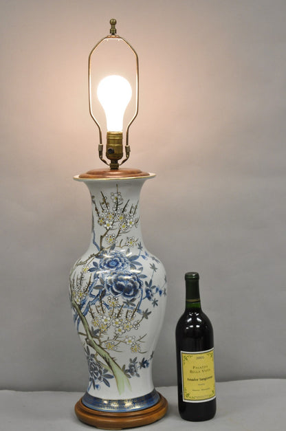 Vintage Chinoiserie Chinese Blue Flower Porcelain Jardiniere Vase Table Lamp