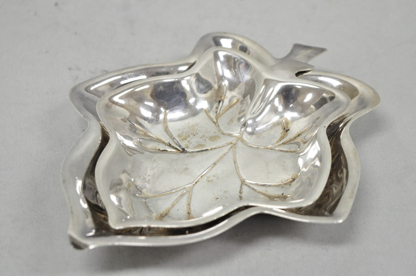 Vintage Canterbury Silver Plated Miniature Leaf Shaped Trinkets Dish Set of 2