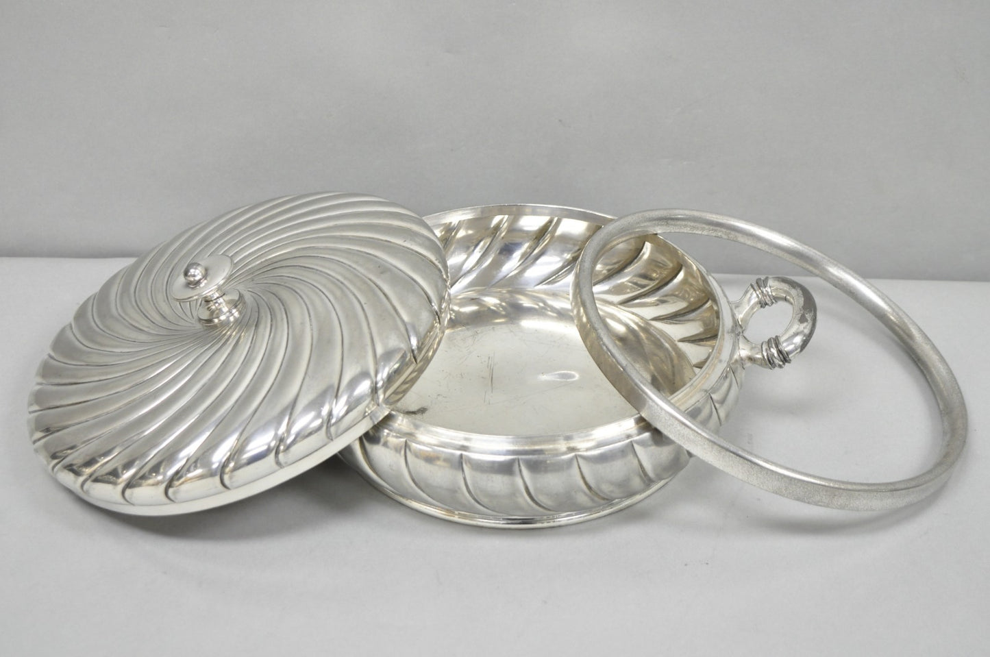 Antique Meriden B Co Spiral Swirl Silver Plated Covered Serving Dish Tureen Pair