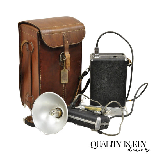 Vintage Sun Lite II Speed Flash and Portable Battery Pack in Brown Leather Case