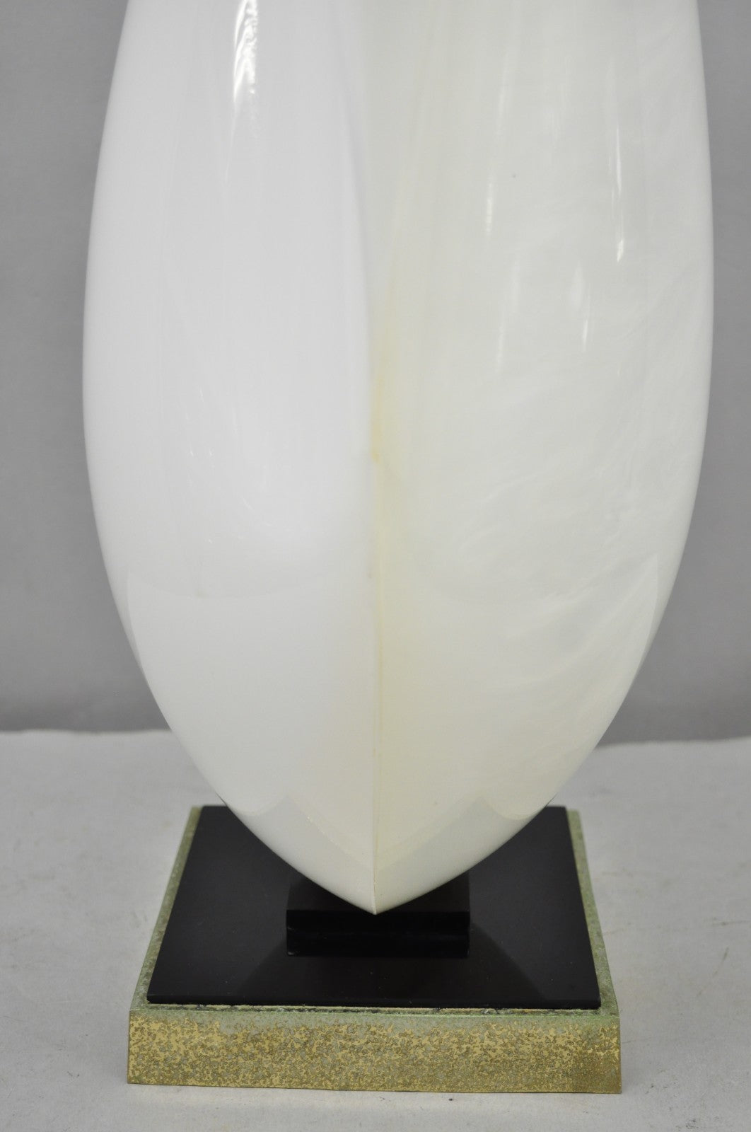 Vintage Roger Rougier White Acrylic Clam Shell Mid Century Modern Table Lamp