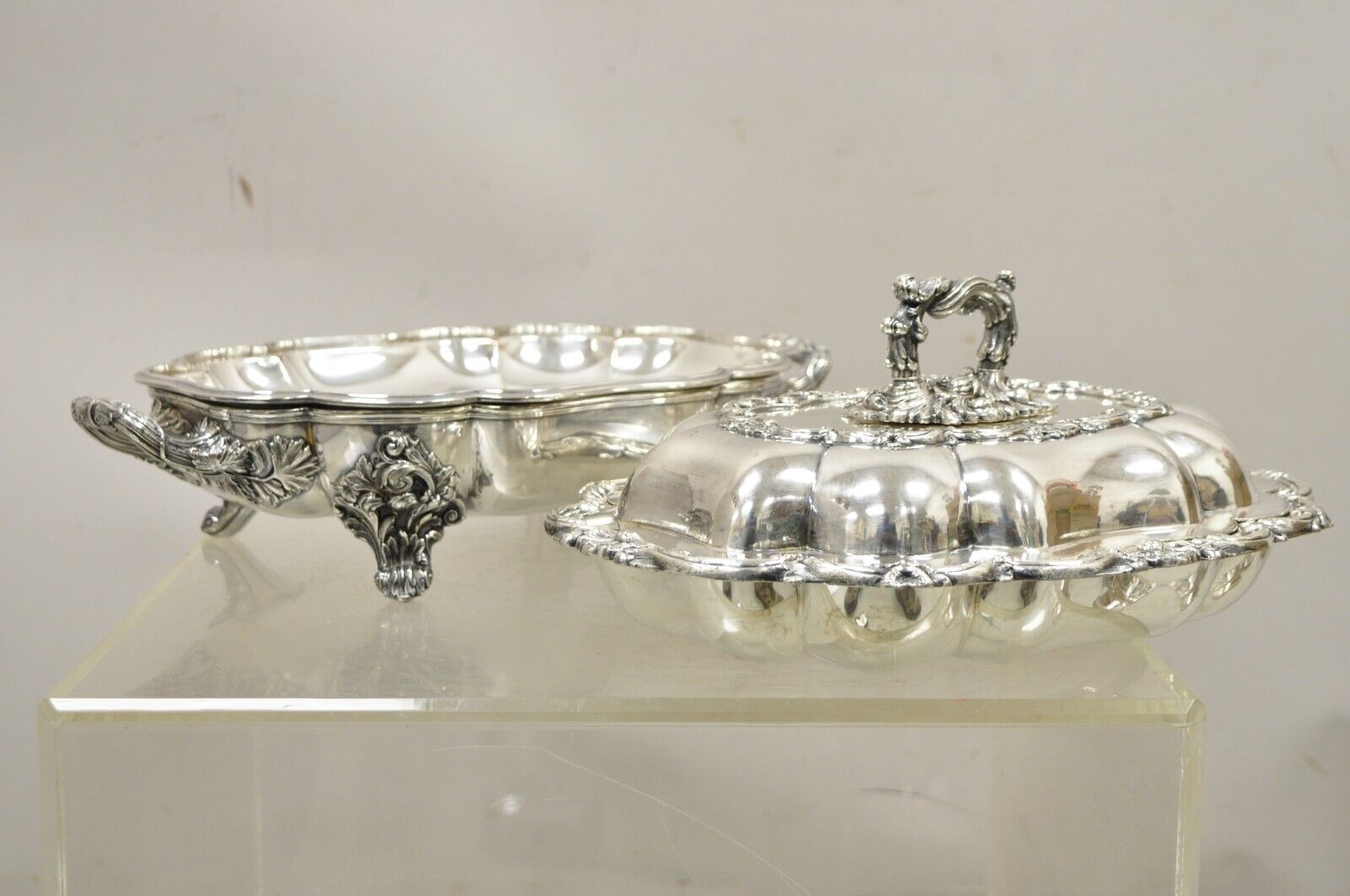 Georgian English Sheffield Ornate Scalloped Lidded Serving Dish Food Warmer