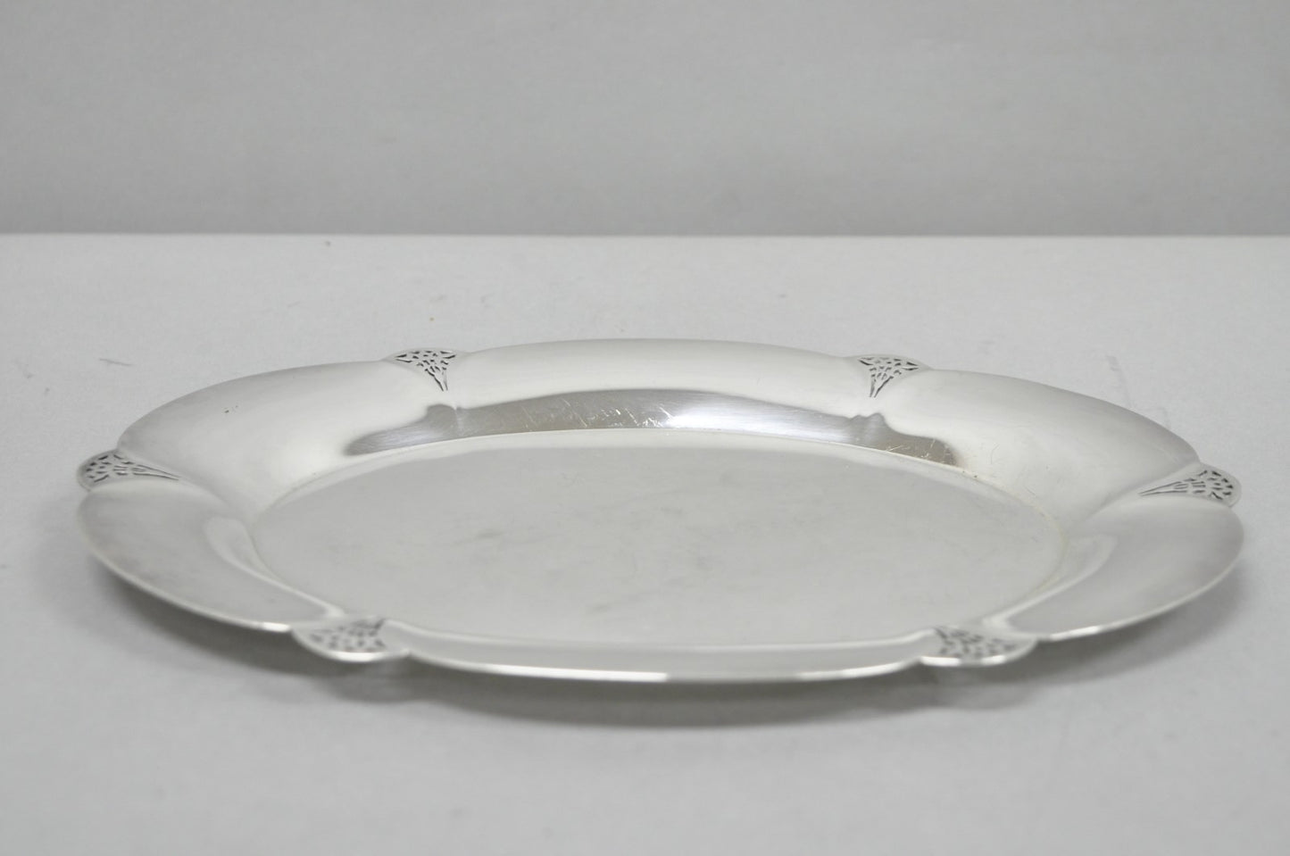 Vintage Art Deco WM Rogers 411 Silver Plated Small Oval Scalloped 11" Dish Tray