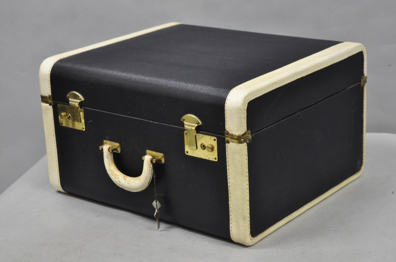 Vintage Art Deco Black & White Hard Case Travel Luggage Suitcase - 2 Pc Set