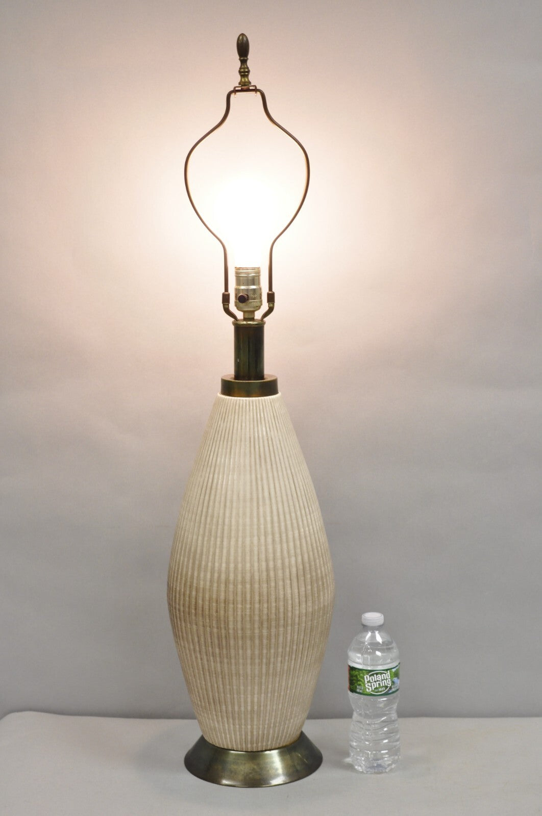 Vintage Mid Century Modern Beige Sculptural Ceramic Pottery Ribbed Table Lamp