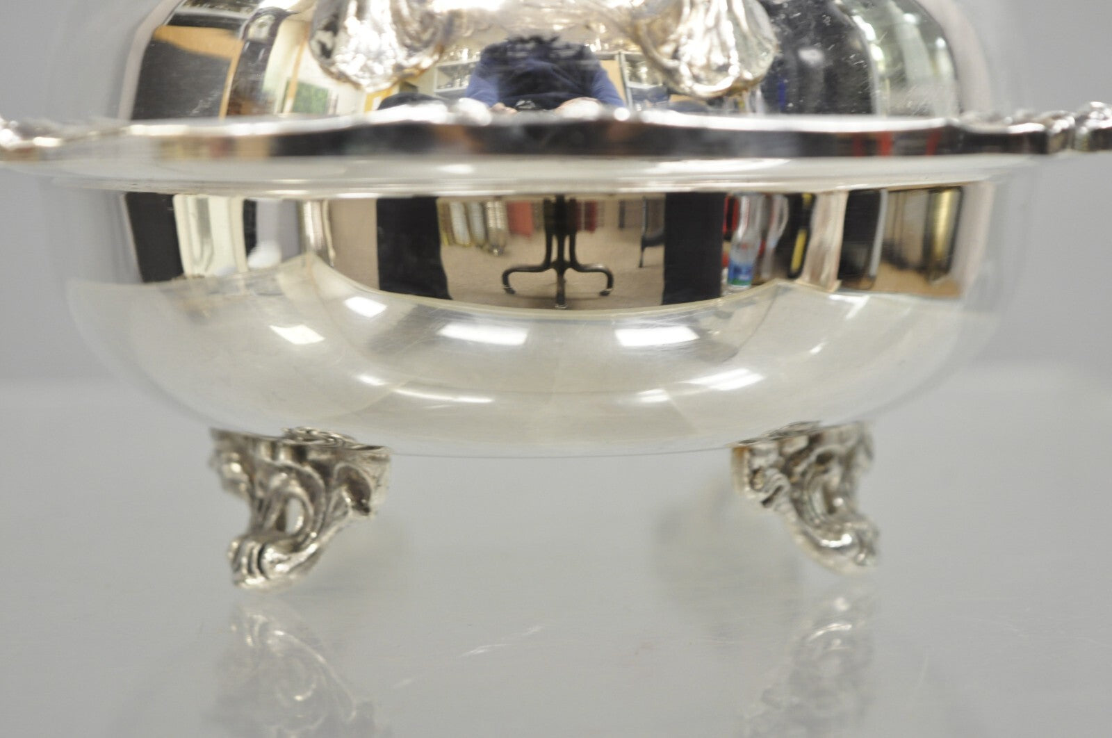 Vintage English Silver Mfg Silver Plated Covered Vegetable Serving Dish On Feet