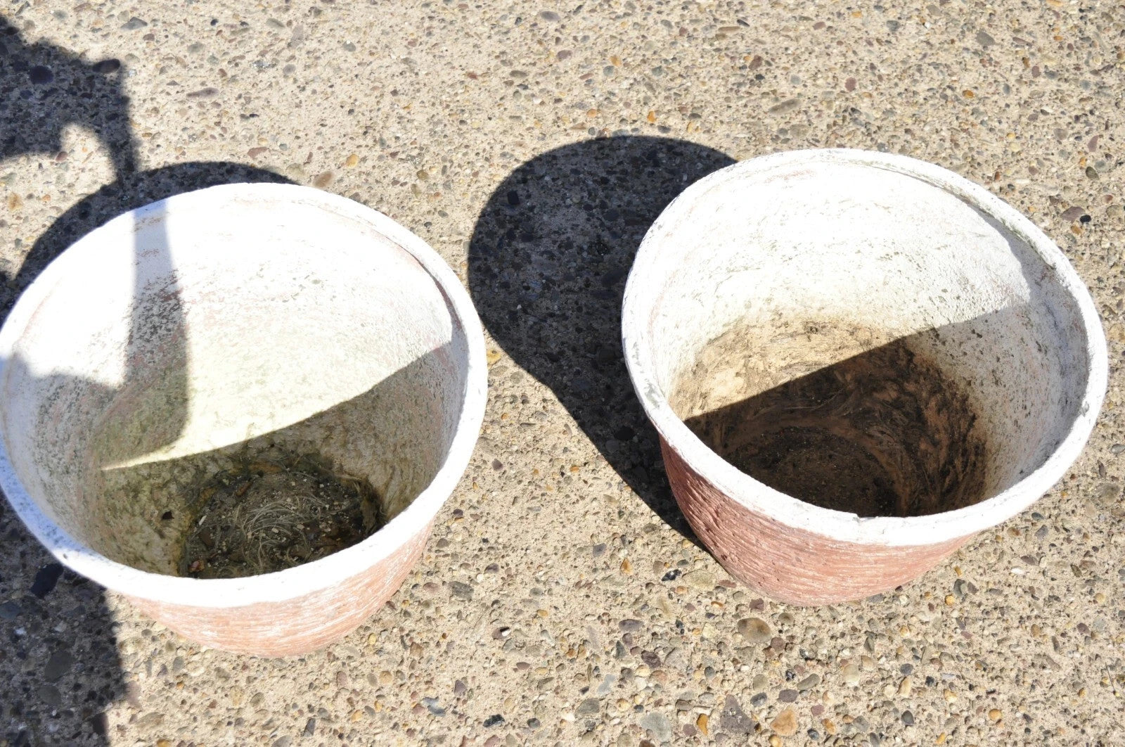 Vintage Red Distress Paint Fiberglass Round Garden Planter Pots Faux Stone Pair