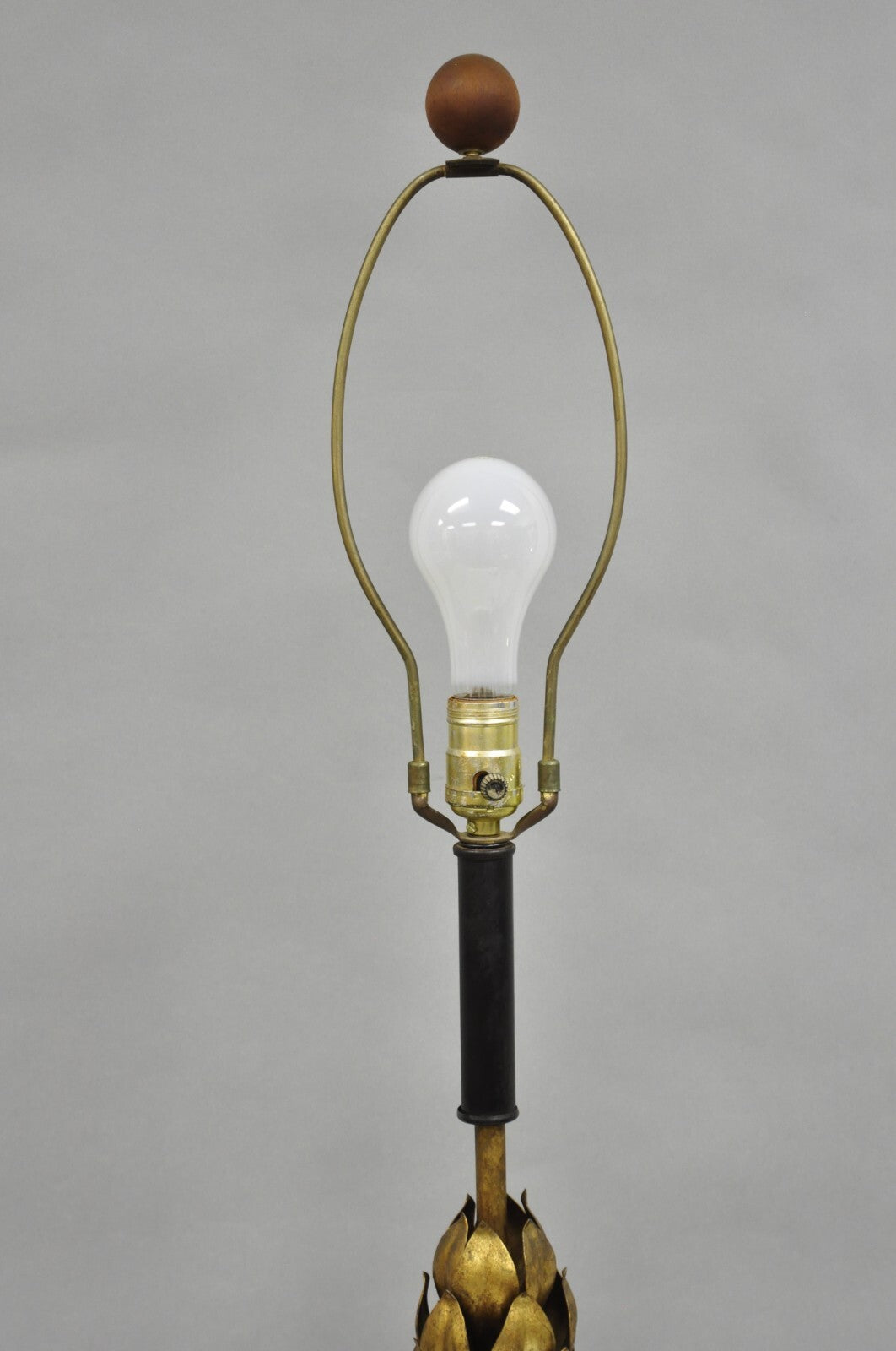 Vintage Italian Hollywood Regency Gold Gilt Leafy Iron Artichoke Table Lamp