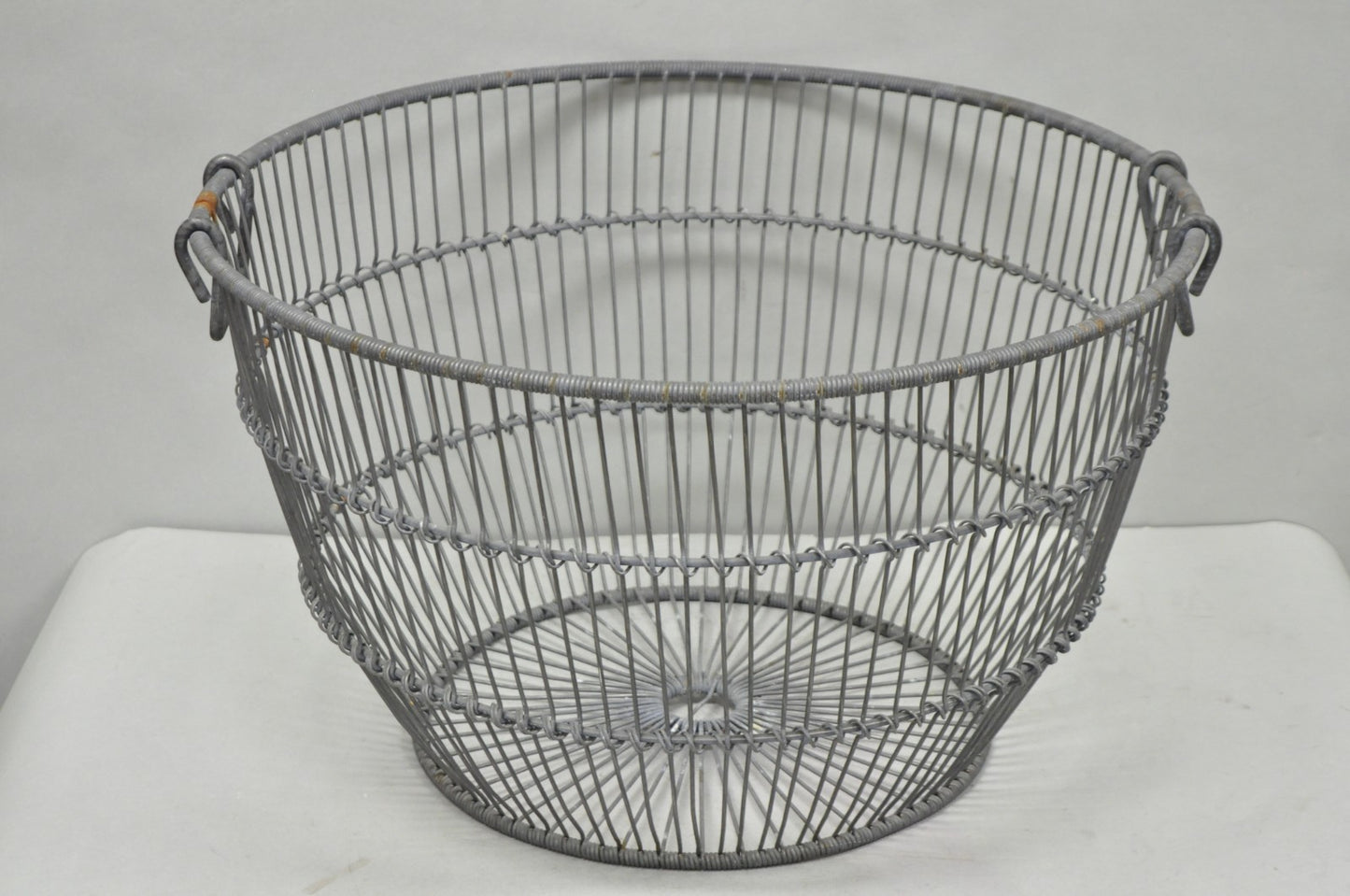 Vintage Industrial Modern Large 24" Metal Wire Oyster Clam Throw Blanket Basket
