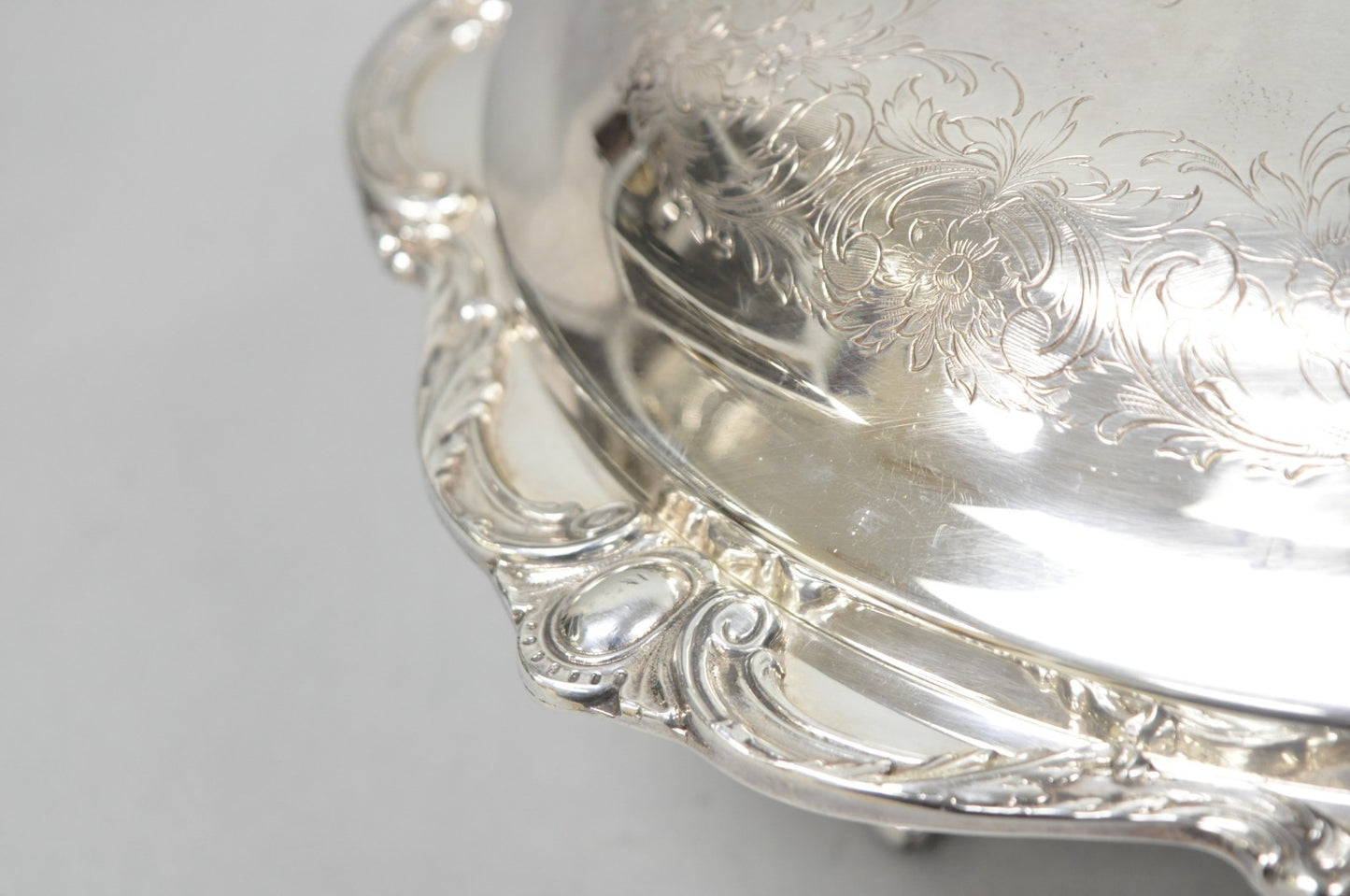 Vintage Webster Wilcox "Rochelle" Silver Plated Round Covered Serving Bowl Dish