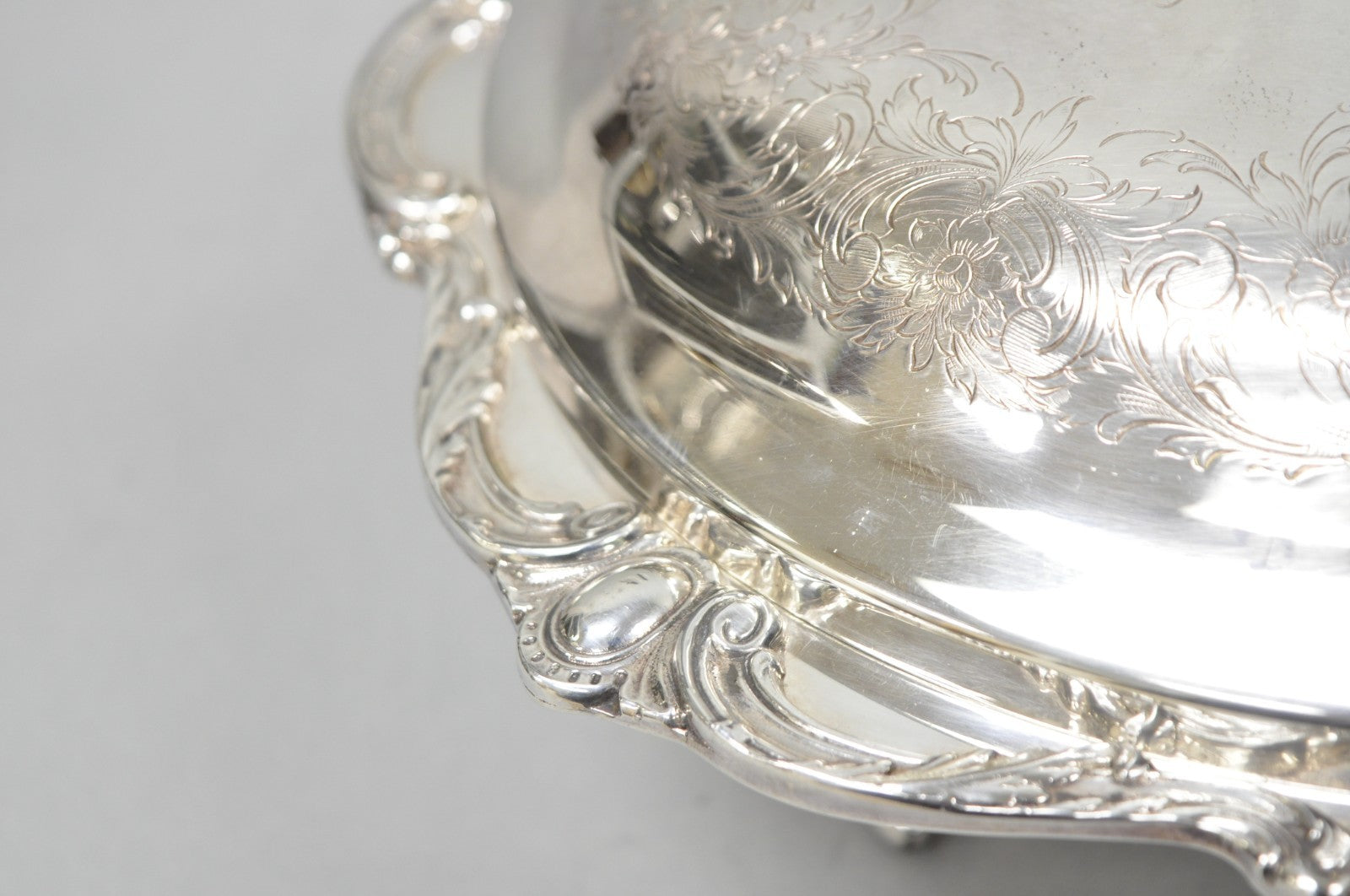 Vintage Webster Wilcox "Rochelle" Silver Plated Round Covered Serving Bowl Dish