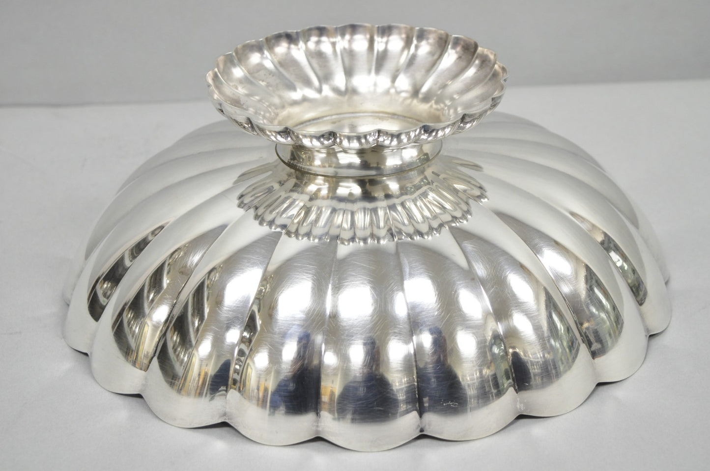 Vintage Reed & Barton Modern Silver Plated Oval Scalloped Pedestal Fruit Bowl