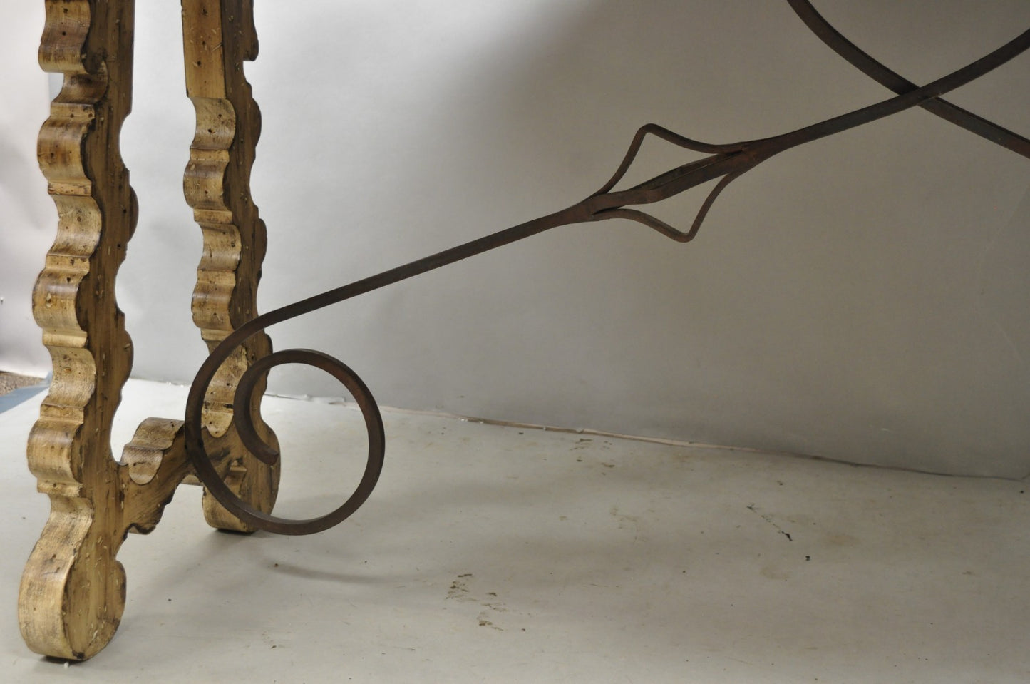 French Country Style Oval Drop Leaf Farmhouse Pine Woodgrain Dining Room Table