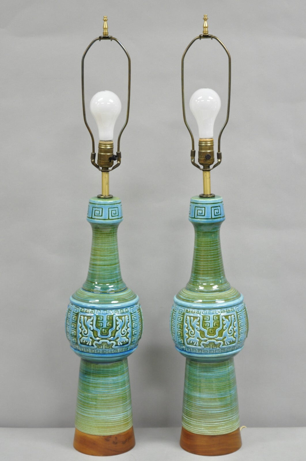 Vintage Royal Haeger Mid Century Modern Ceramic Turquoise Green Table Lamp Pair