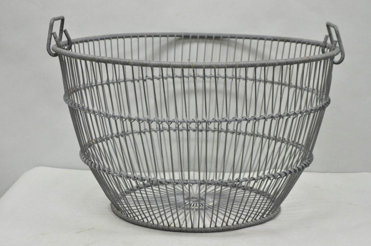 Vintage Industrial Modern Large 24" Metal Wire Oyster Clam Throw Blanket Basket