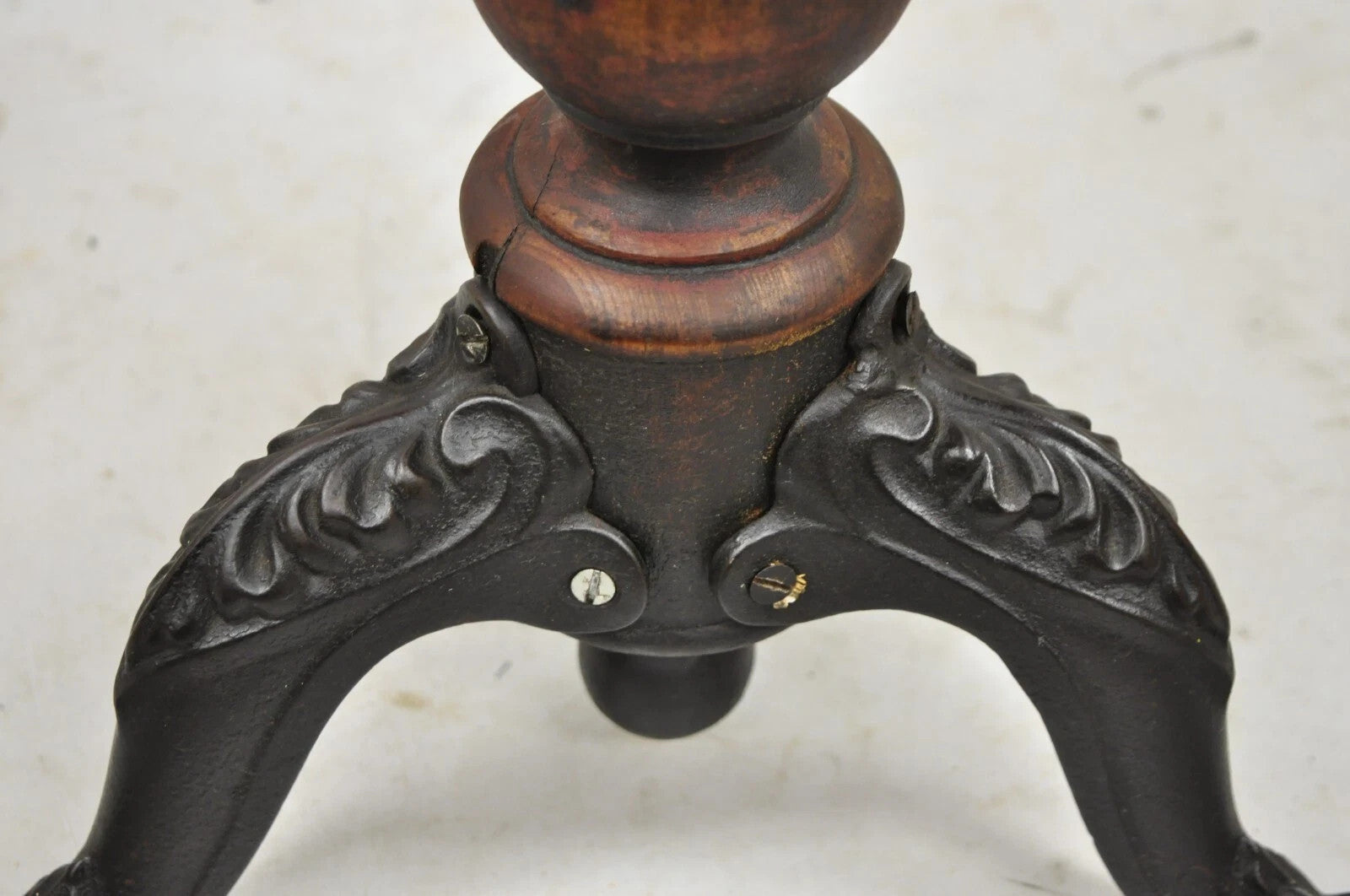 Antique American Victorian Cast Iron Wood Pedestal Adjustable Piano Bench Stool