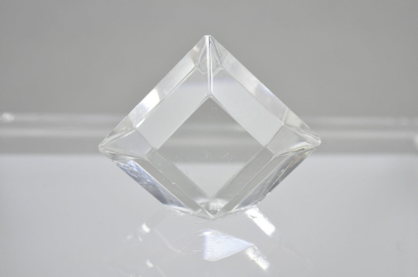 Vintage Mid Century Modern Clear Lucite Acrylic Diamond Handle Ice Bucket