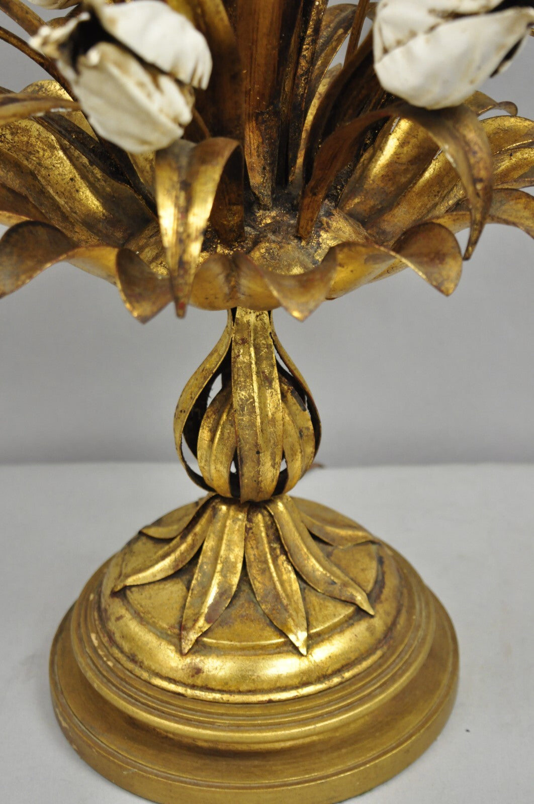 Vintage Italian Hollywood Regency Gold Gilt Iron White Tulip Flower Table Lamp