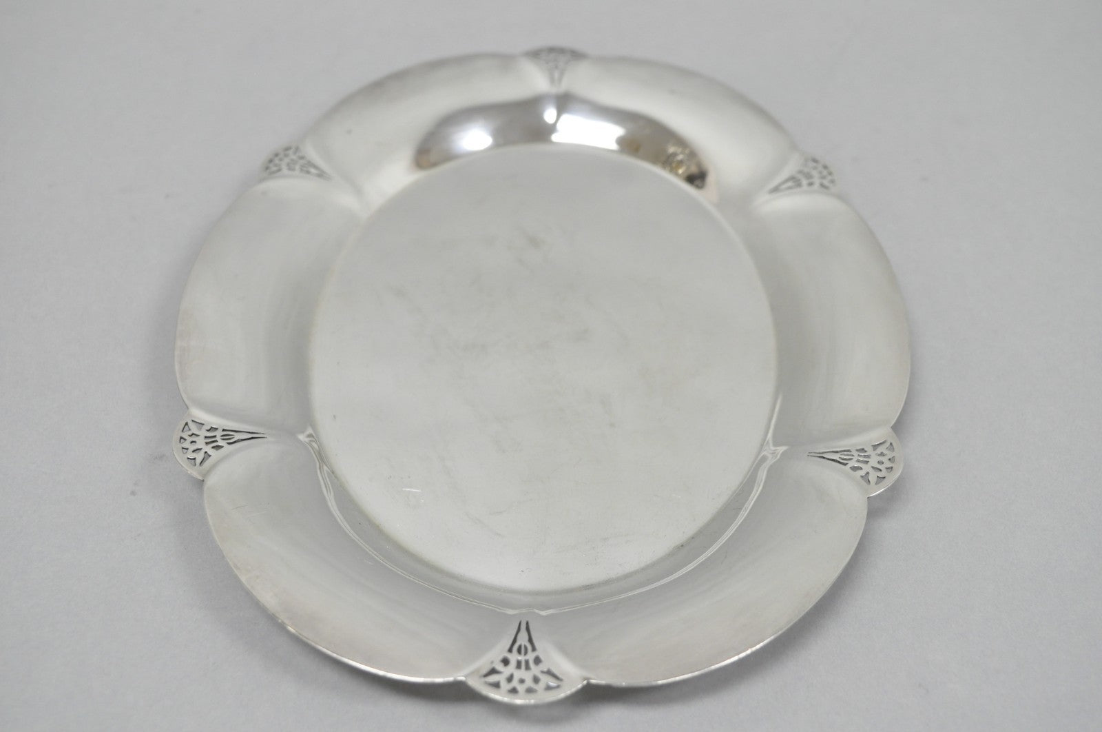 Vintage Art Deco WM Rogers 411 Silver Plated Small Oval Scalloped 11" Dish Tray