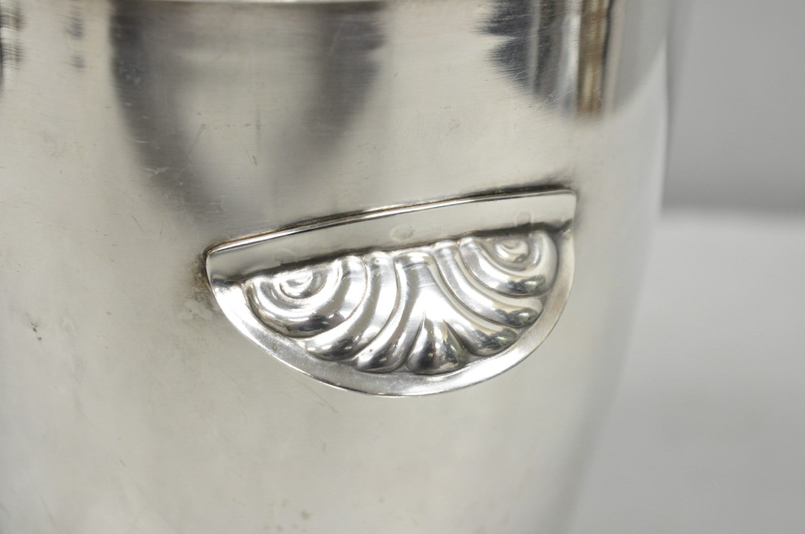 Oneida Mid Century Modern "Bullet" Silver Plated Champagne Chiller Ice Bucket