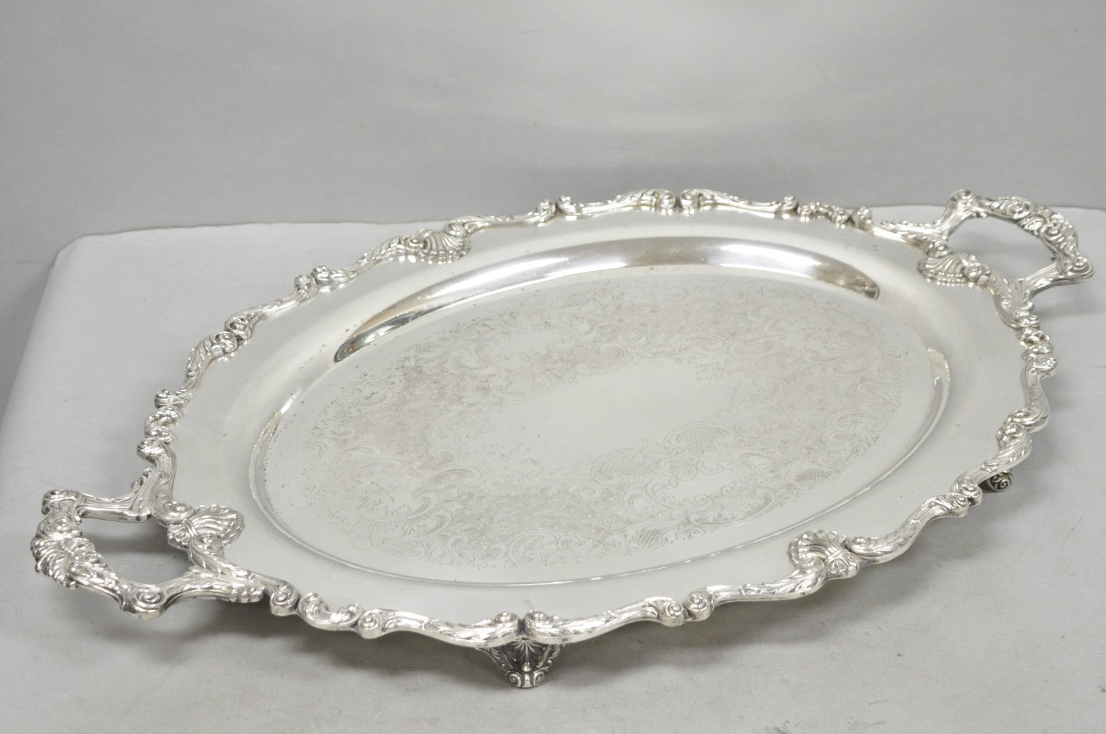 Vintage English Silver Mfg. Silver Plated Large Oval Butlers Platter Bar Tray