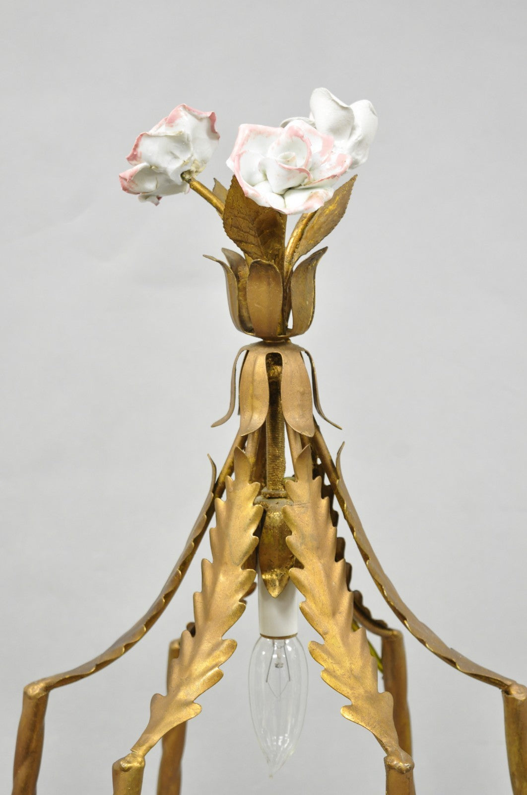 Vintage Italian Hollywood Regency Gold Tole Metal 4 Tier Lighted Etagere Curio